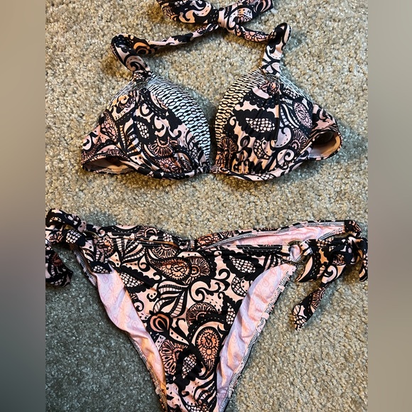 Paisley peach and black Victorias secret halter bikini. Medium bottom. 32b top. - Picture 1 of 6